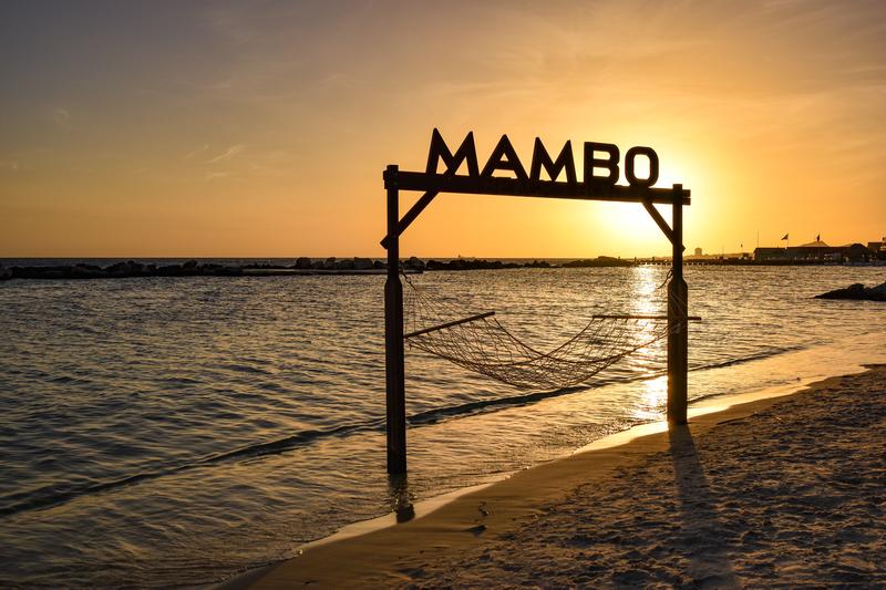 der Mambo Beach bei Sonnenuntergang auf Curacao