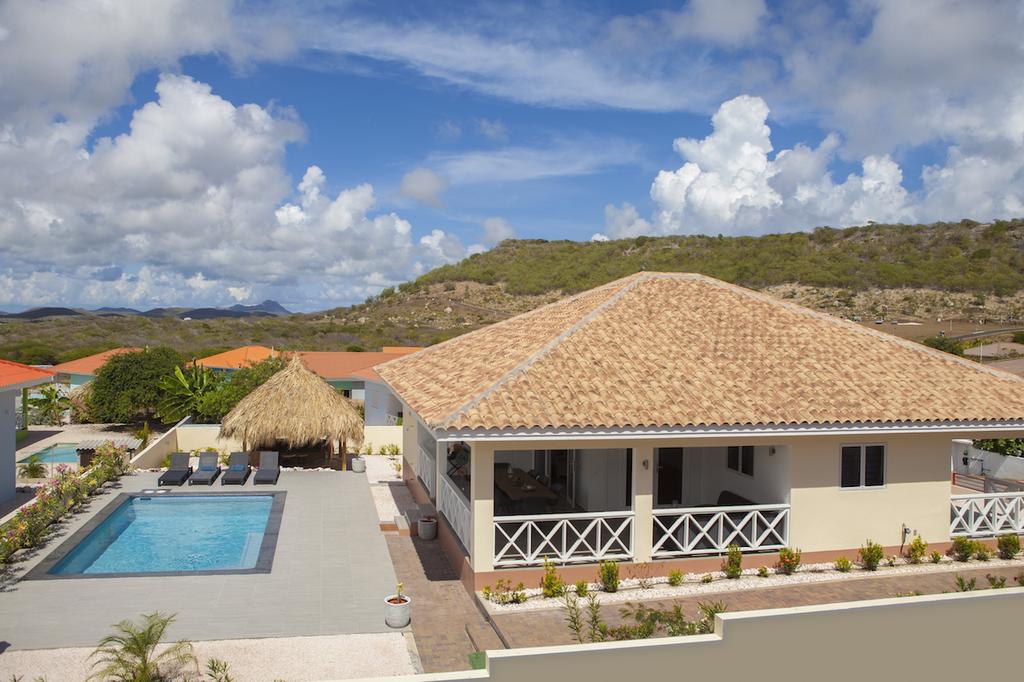 Modernes Ferienhaus mit Pool auf Curacao Villapark Fontein