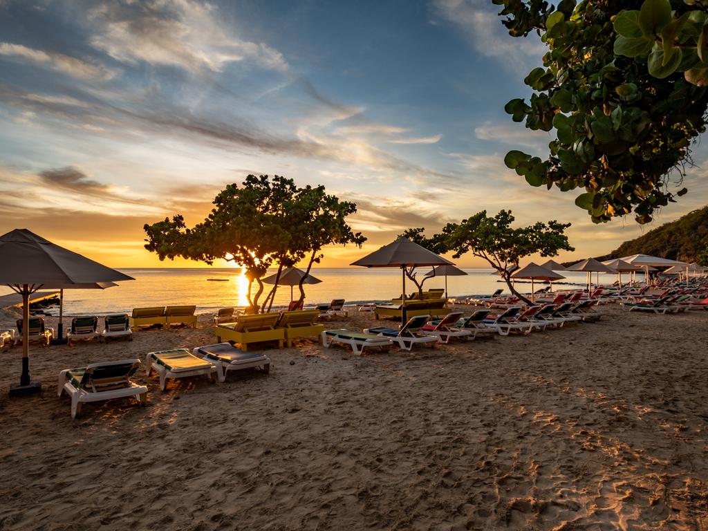 Sonnenuntergang am Playa Porto Marie, der traum im Urlaub auf Curacao