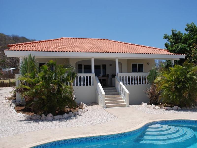 großzügige Villa auf Curacao mit Pool und traumhaftem Blick
