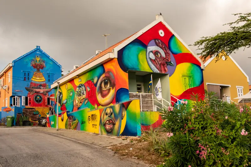Bunte Häuser auf Curacao im Stadtteil Otrobanda
