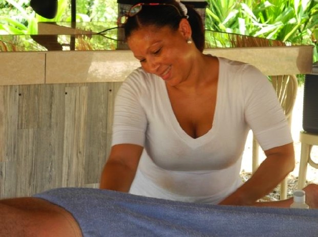 Massage Therapist Anouk in Curacao