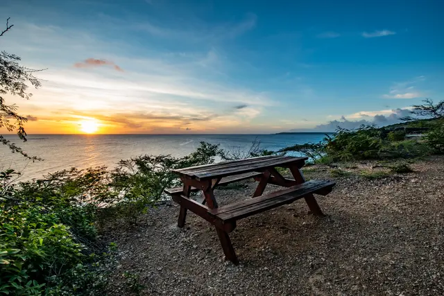 entspannen auf Curacao und Sonnenuntergang geniessen