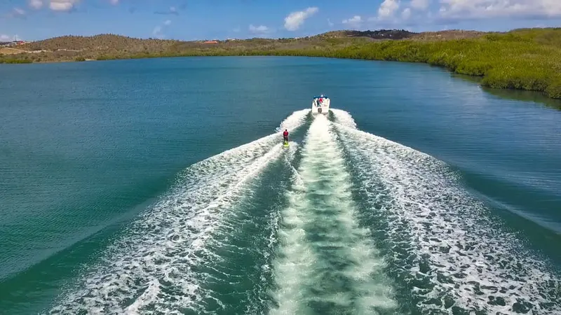 wakeboarding in spanish water