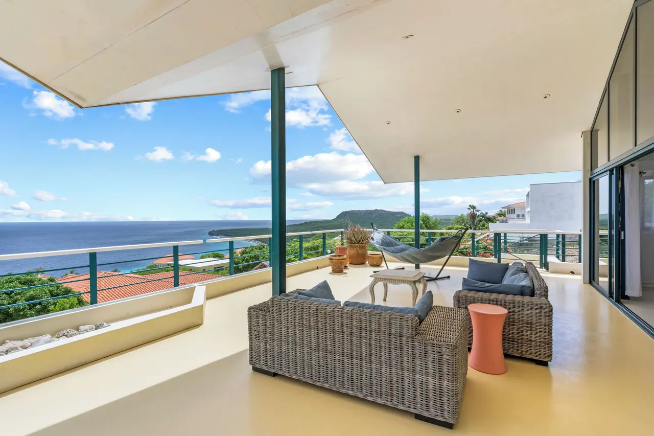 villa mit meerbick und aussicht