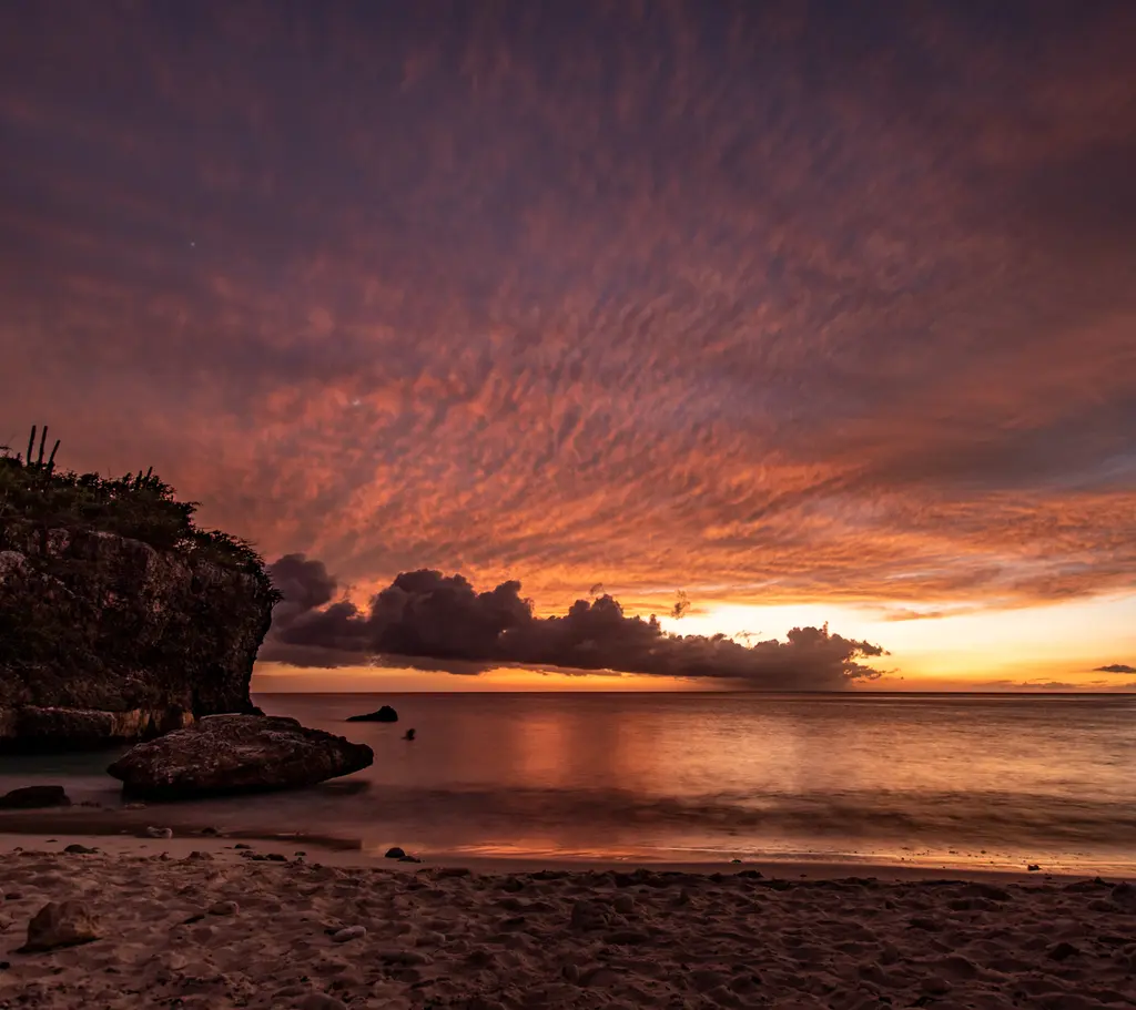 Sonnenuntergang am Strand in Curacao Sonnenuntergang am Strand in Curacao